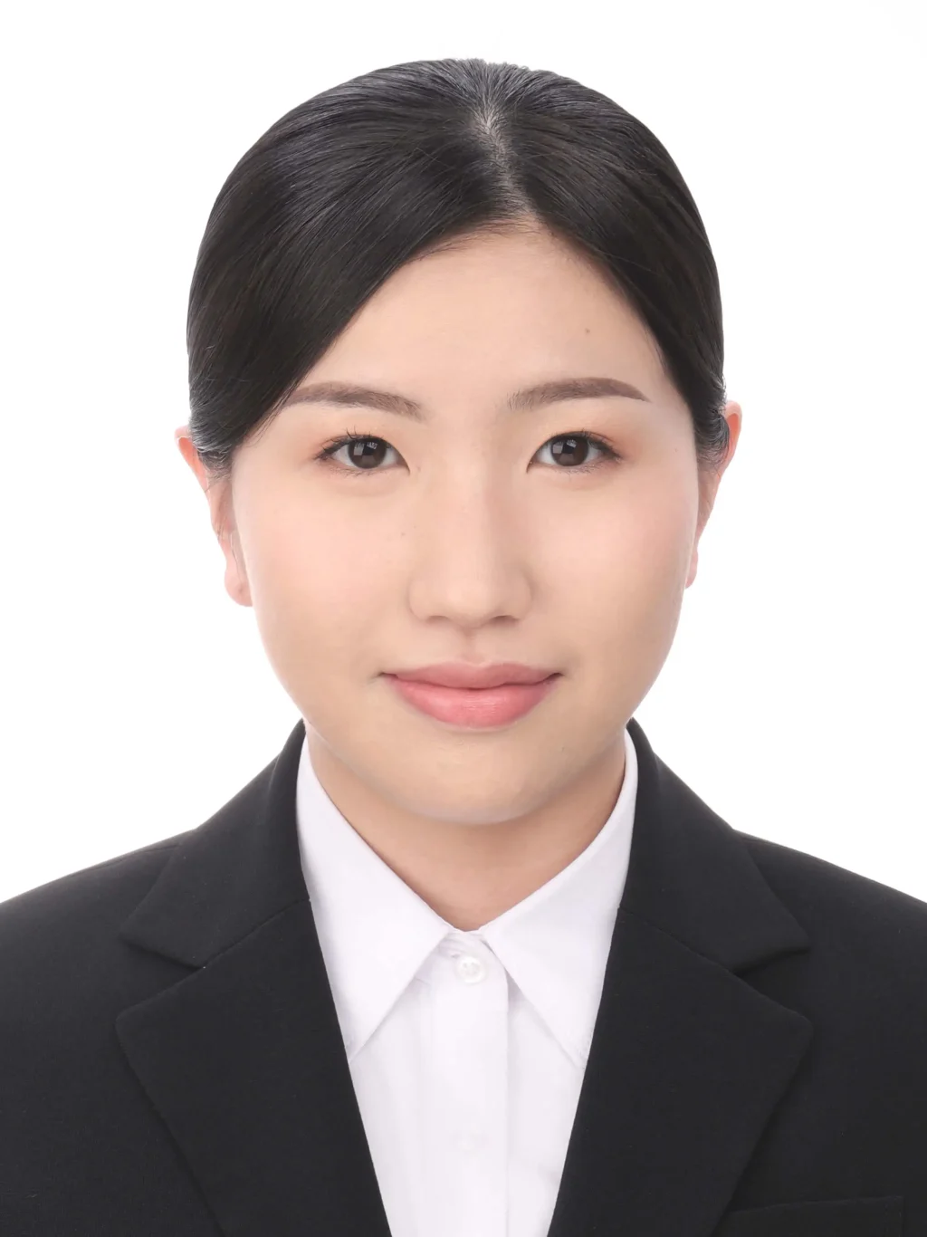 女子就活生のプロがヘアメイクして、撮影指導をした証明写真のアフター