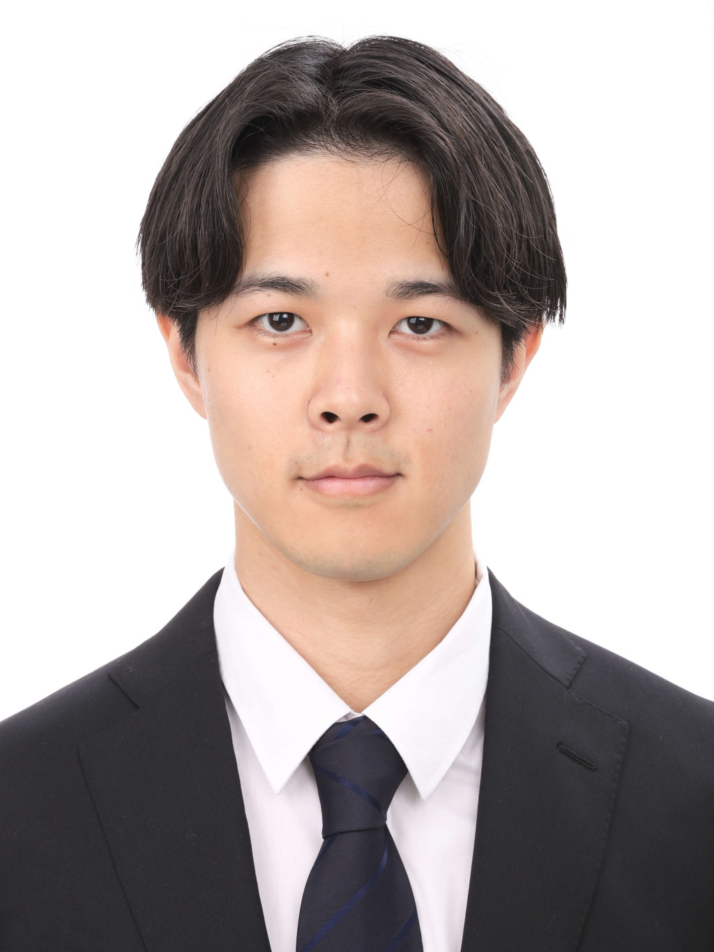 女子就活生の証明写真のビフォー