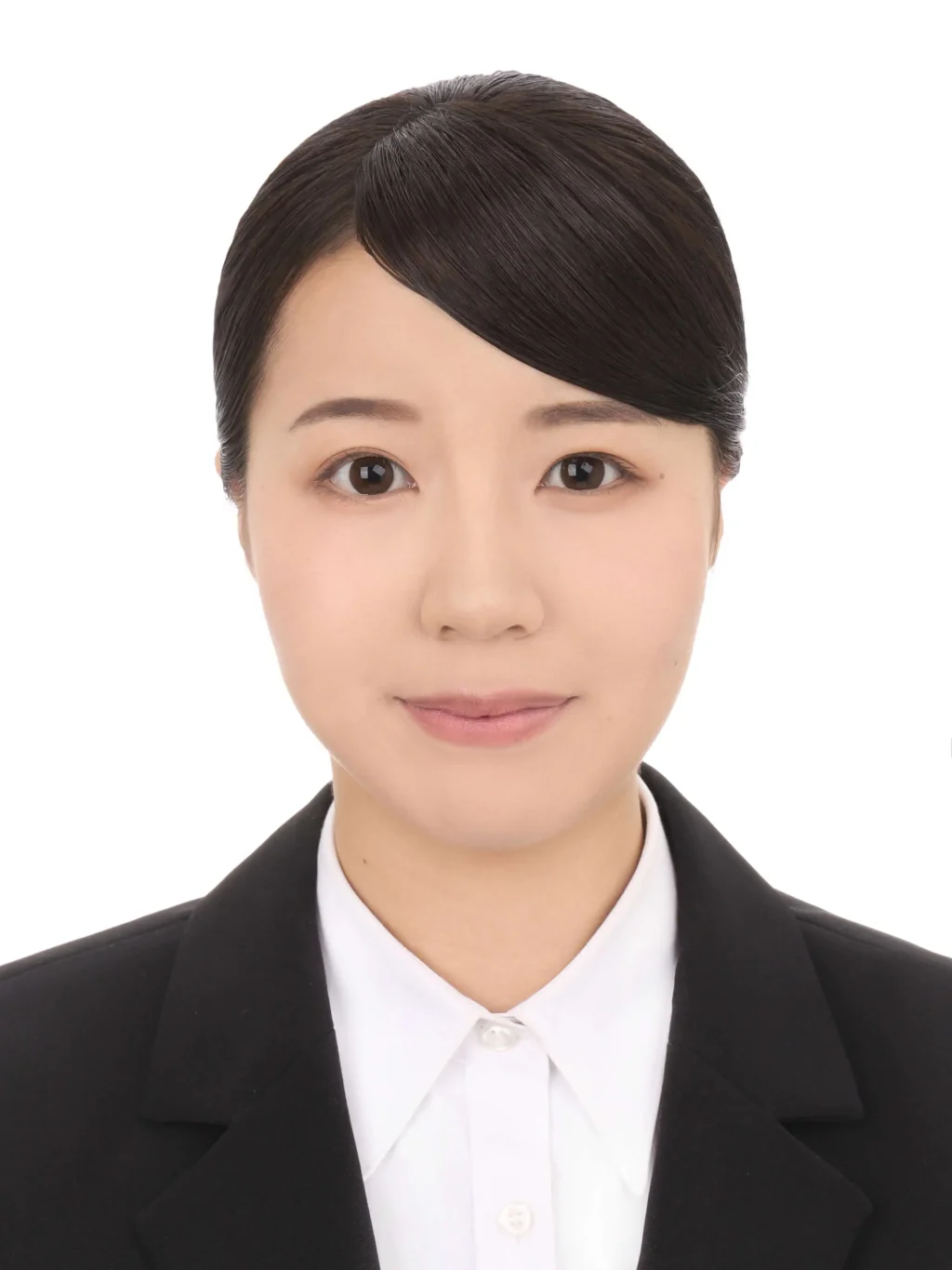 女子就活生のプロがヘアメイクして、撮影指導をした証明写真のアフター