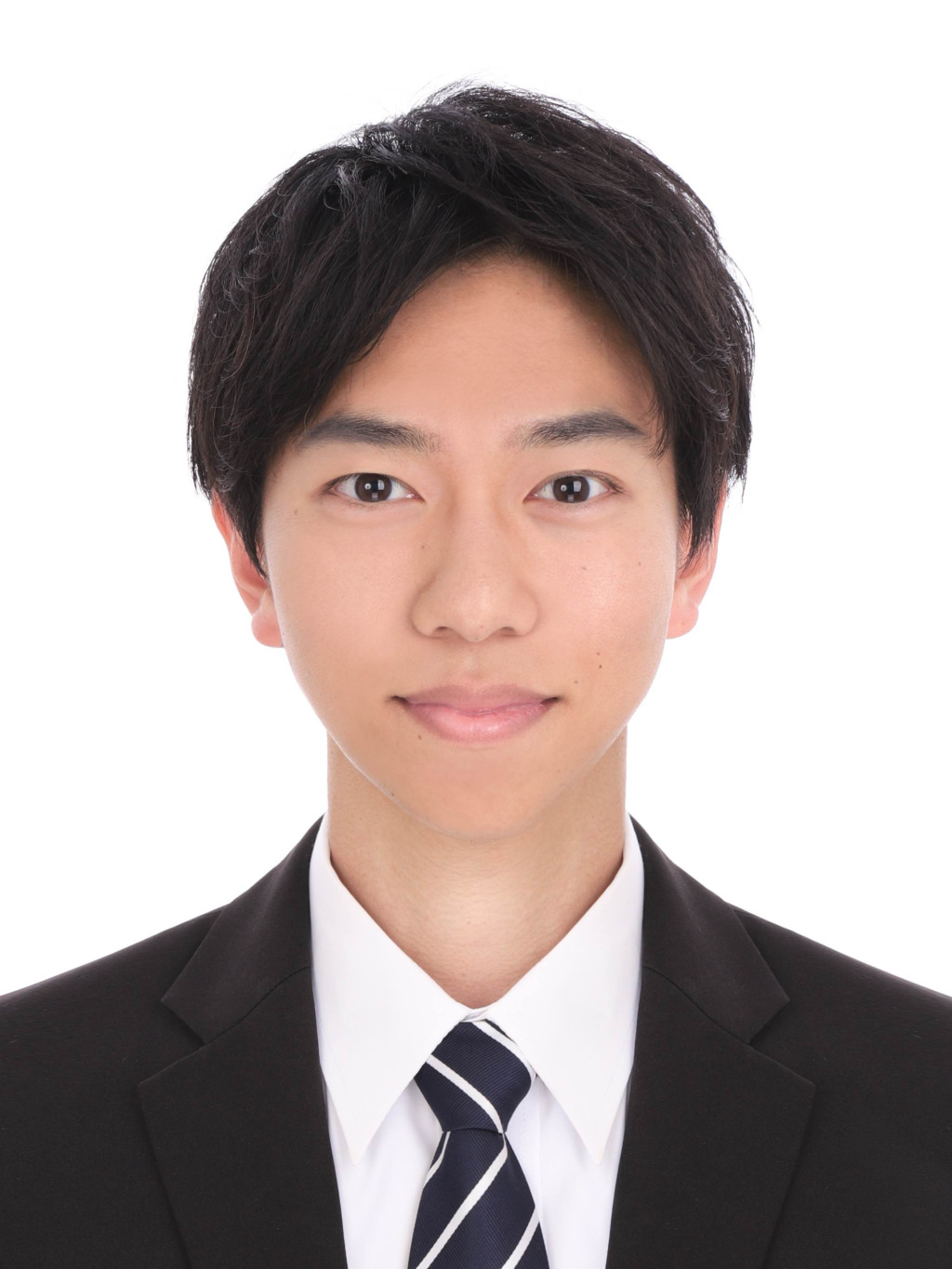 女子就活生のプロがヘアメイクして、撮影指導をした証明写真のアフター