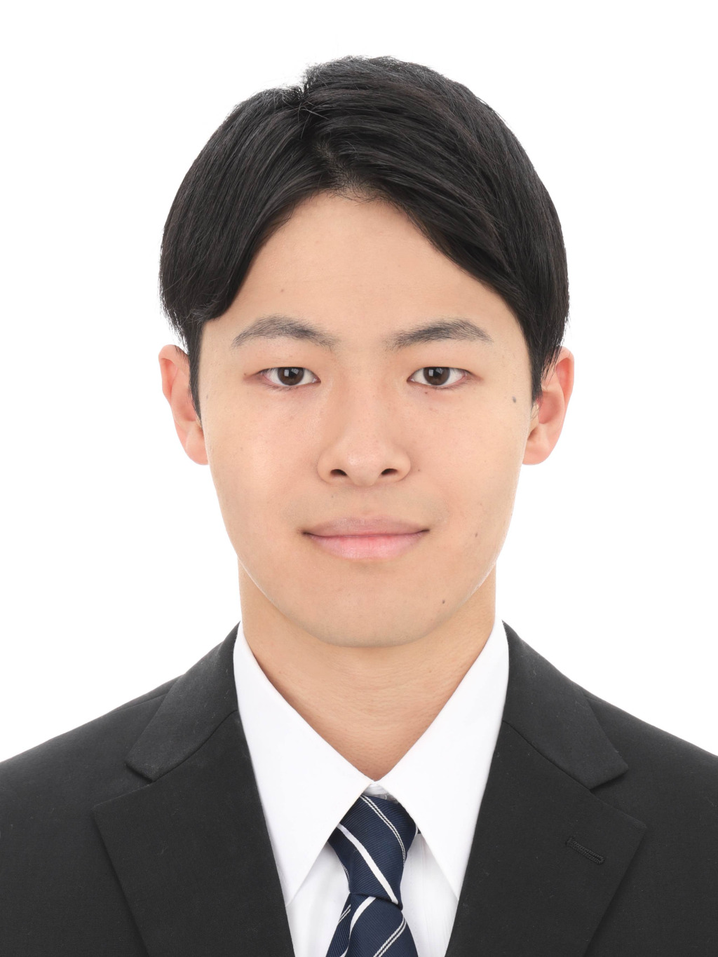 女子就活生のプロがヘアメイクして、撮影指導をした証明写真のアフター