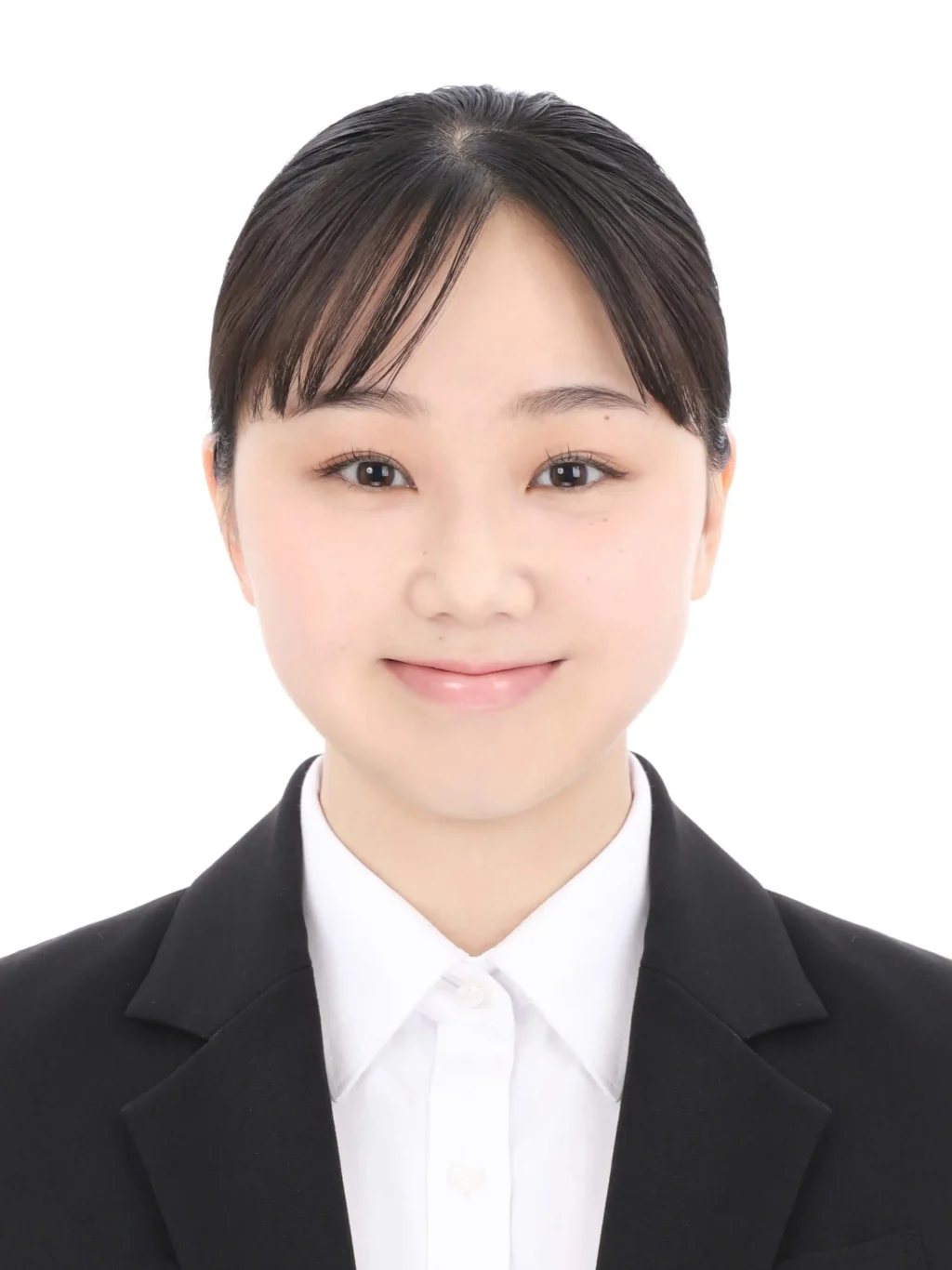 女子就活生のプロがヘアメイクして、撮影指導をした証明写真のアフター