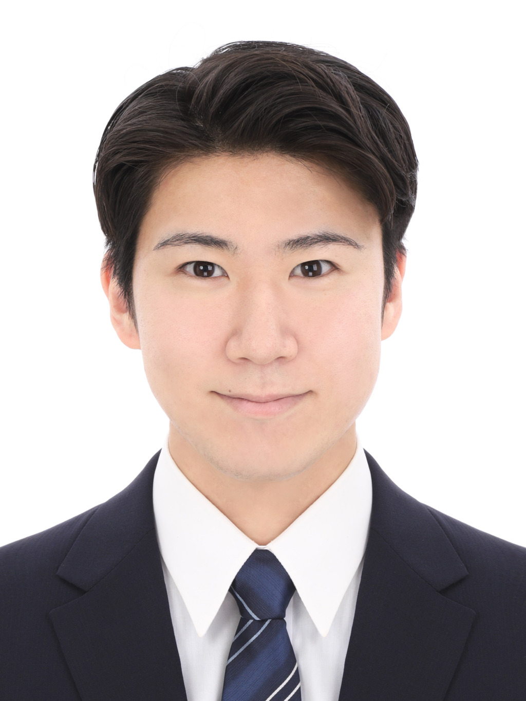 女子就活生のプロがヘアメイクして、撮影指導をした証明写真のアフター