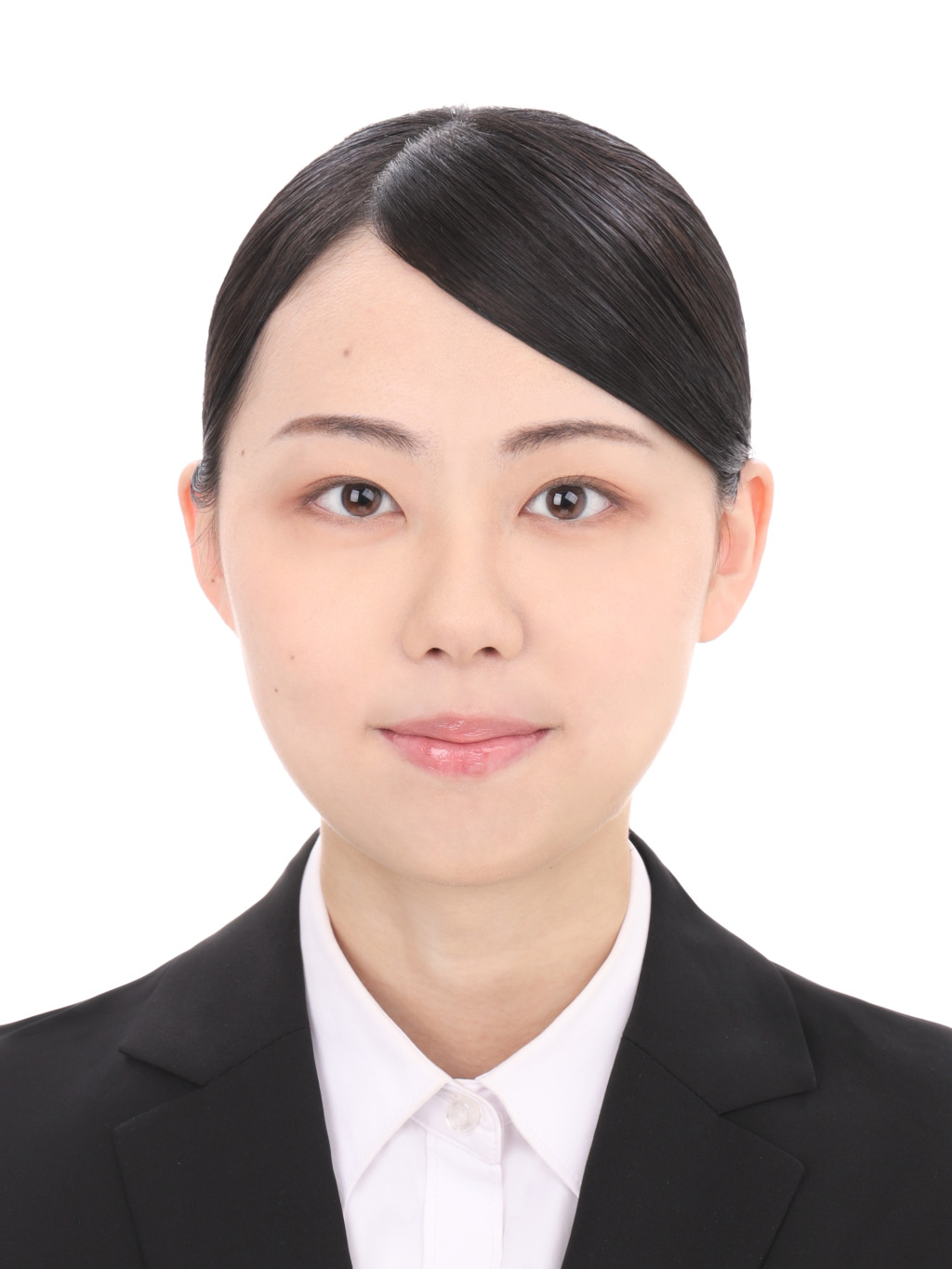 女子就活生のプロがヘアメイクして、撮影指導をした証明写真のアフター