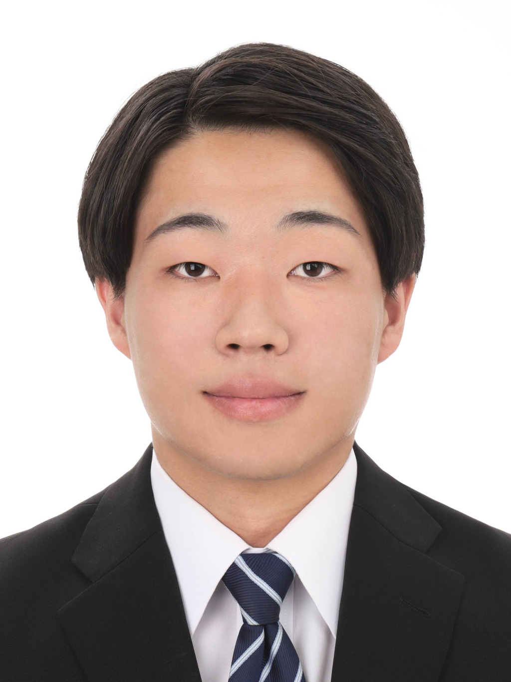 女子就活生のプロがヘアメイクして、撮影指導をした証明写真のアフター