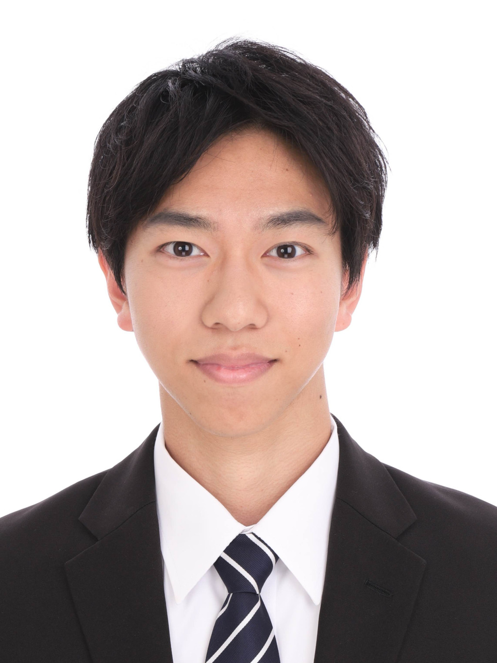 女子就活生の証明写真のビフォー