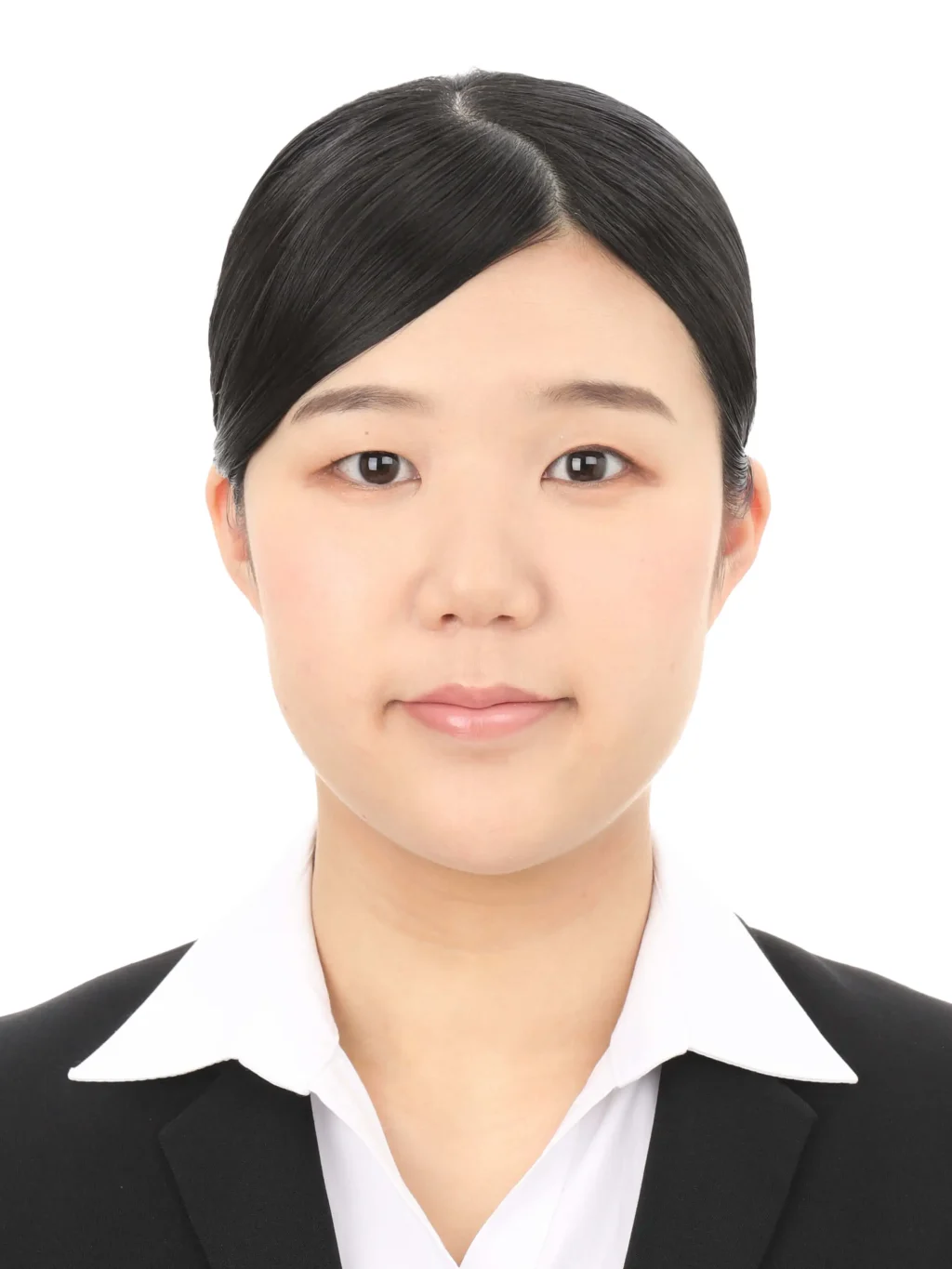 女子就活生の証明写真のビフォー