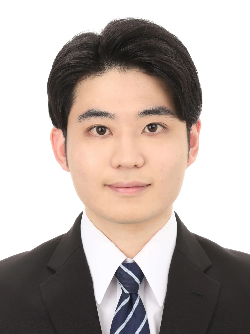 女子就活生の証明写真のビフォー