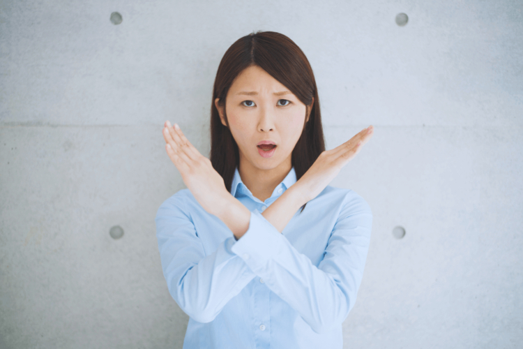 転職の証明写真で「ブラウス」を着てもOK！選び方やNG例も紹介1