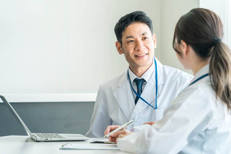 医師免許の願書写真のおすすめな撮り方をプロが解説【業界別の撮り方特集】1