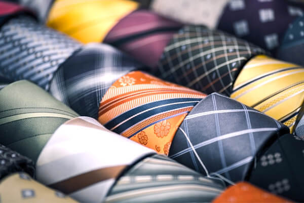 転職の証明写真は「ネクタイ」必須？選び方・結び方を詳しく解説12