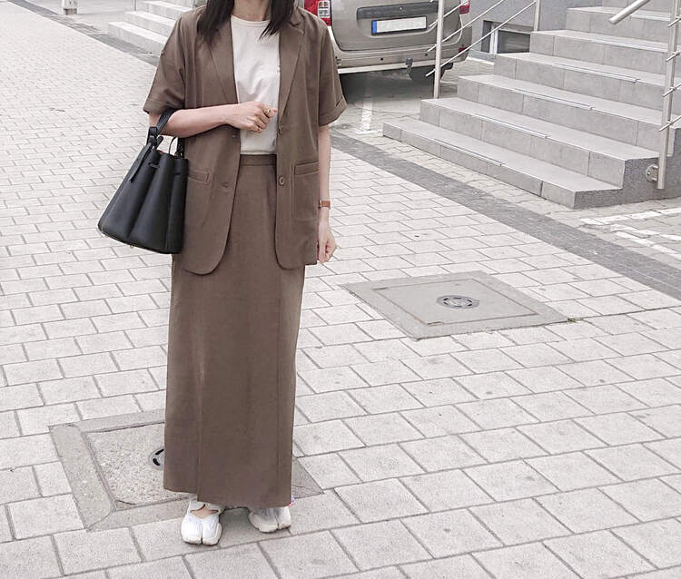 転職女性必見！証明写真で好印象を与える「服装」の選び方を解説3