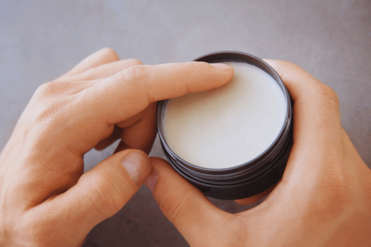 転職の証明写真で好印象を与える女性の「髪型」は？マナーを解説5