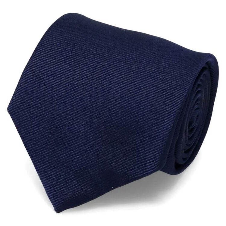 転職の証明写真は「ネクタイ」必須？選び方・結び方を詳しく解説9