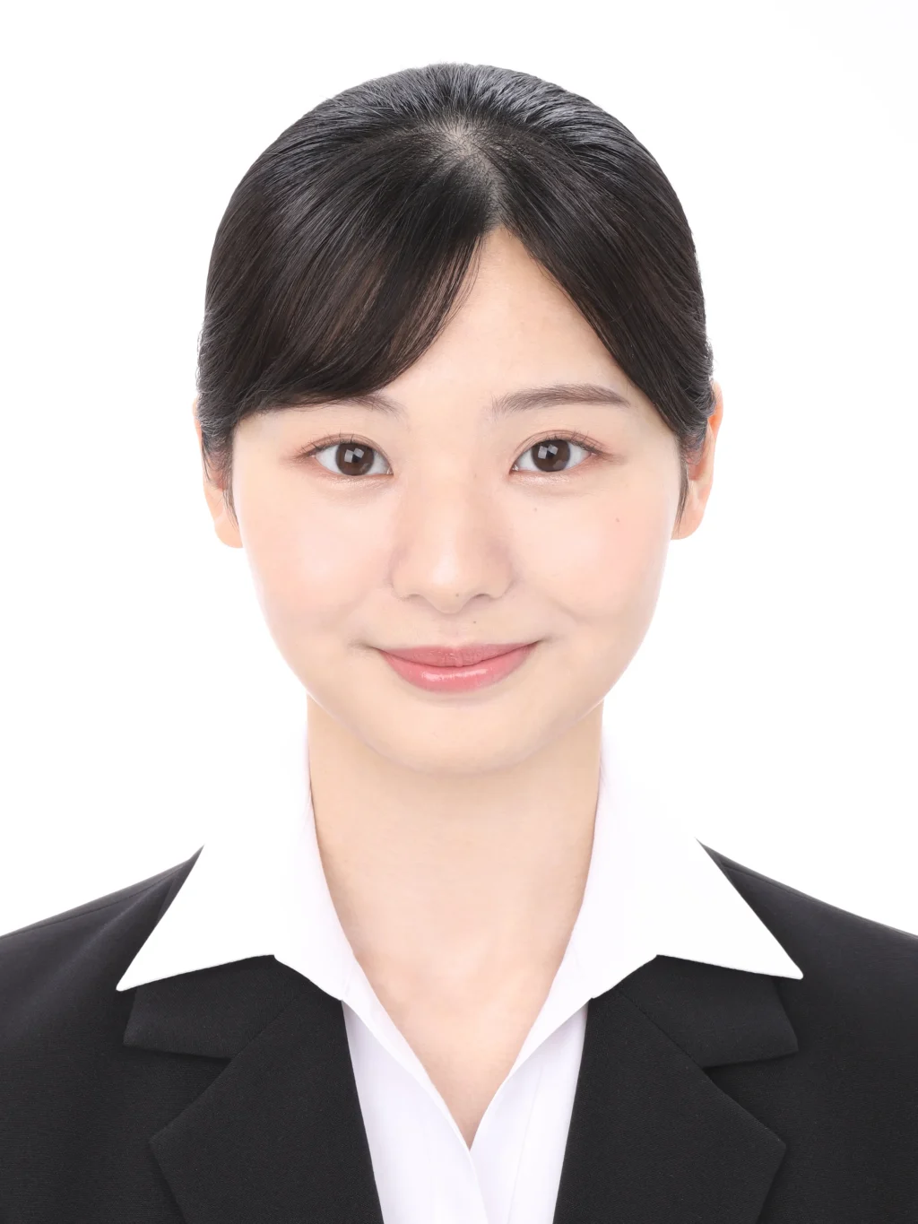 女子就活生のプロがヘアメイクして、撮影指導をした証明写真のアフター