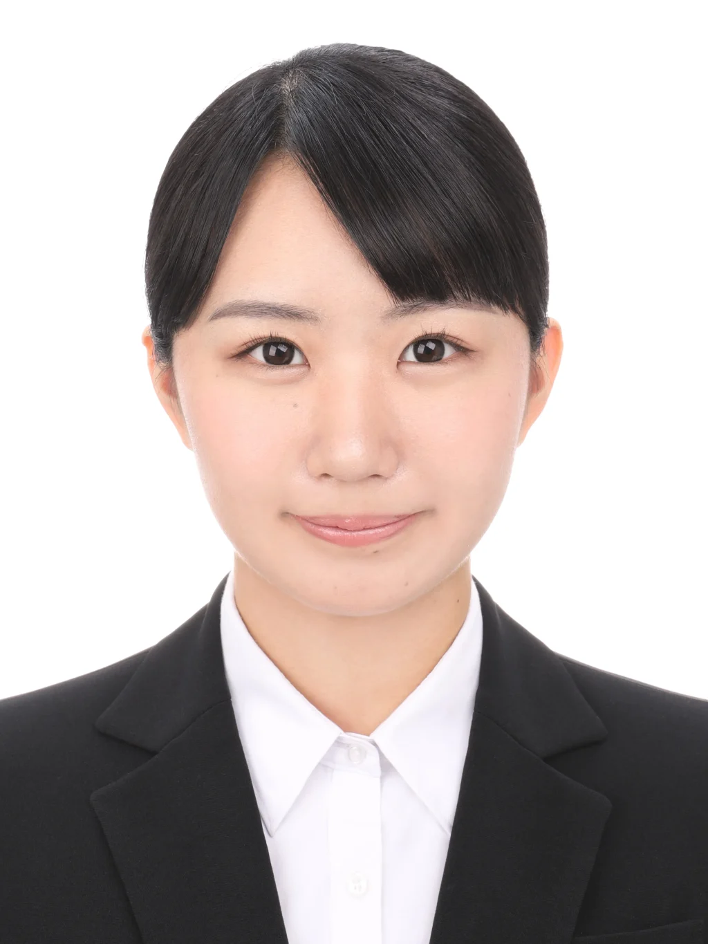 女子就活生のプロがヘアメイクして、撮影指導をした証明写真のアフター