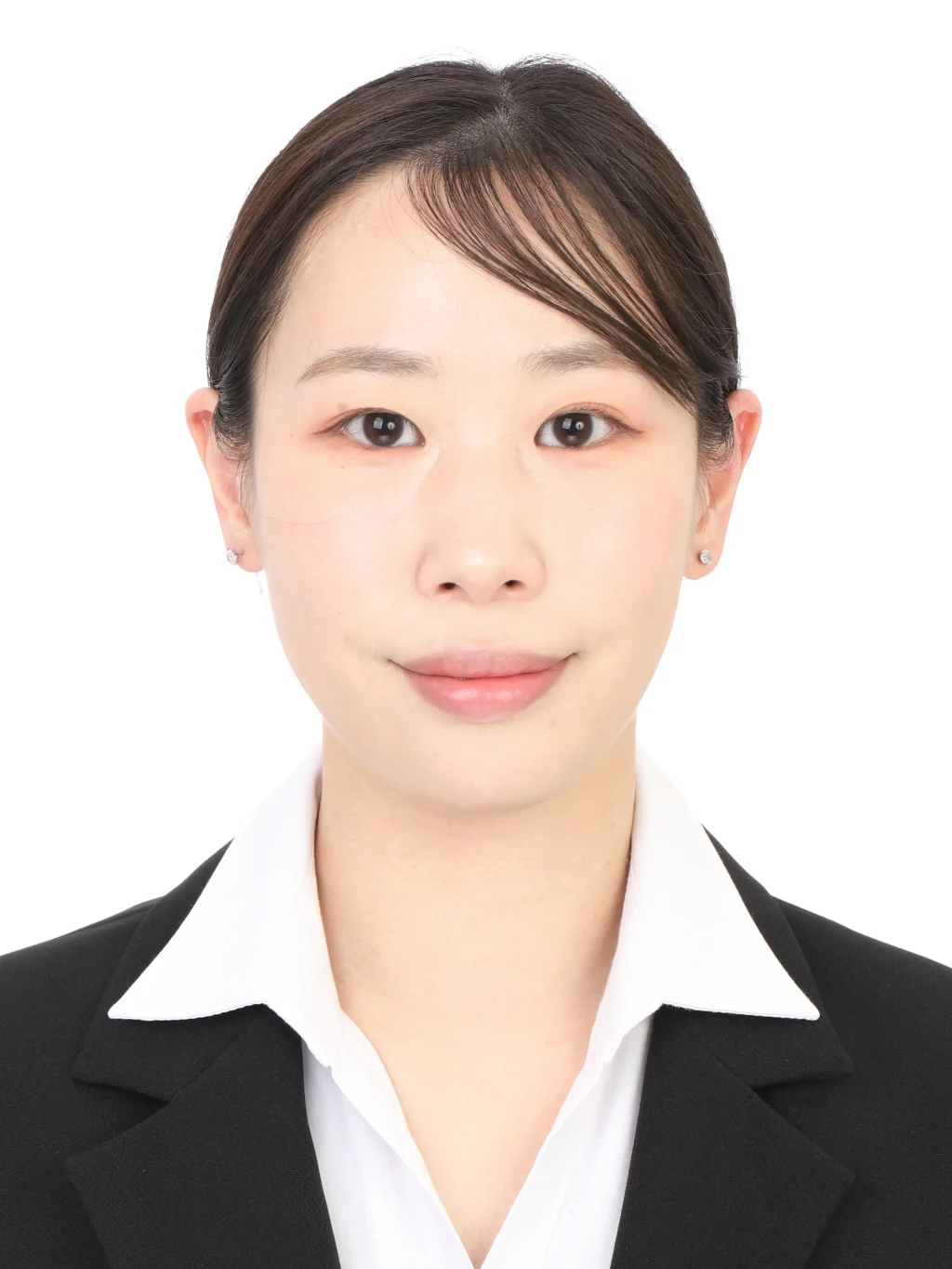 女子就活生の証明写真のビフォー