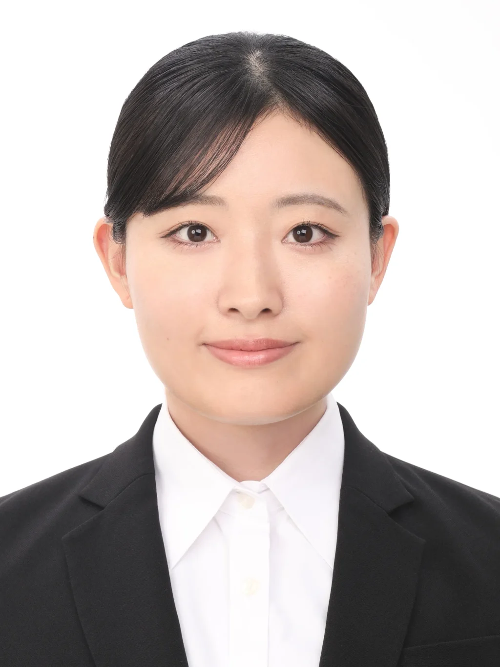 女子就活生のプロがヘアメイクして、撮影指導をした証明写真のアフター