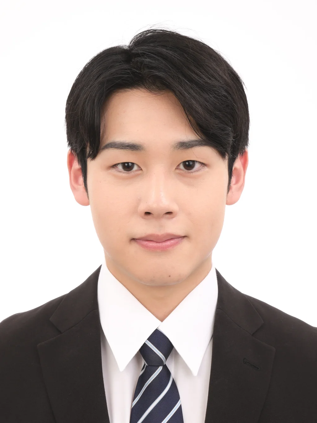 女子就活生の証明写真のビフォー