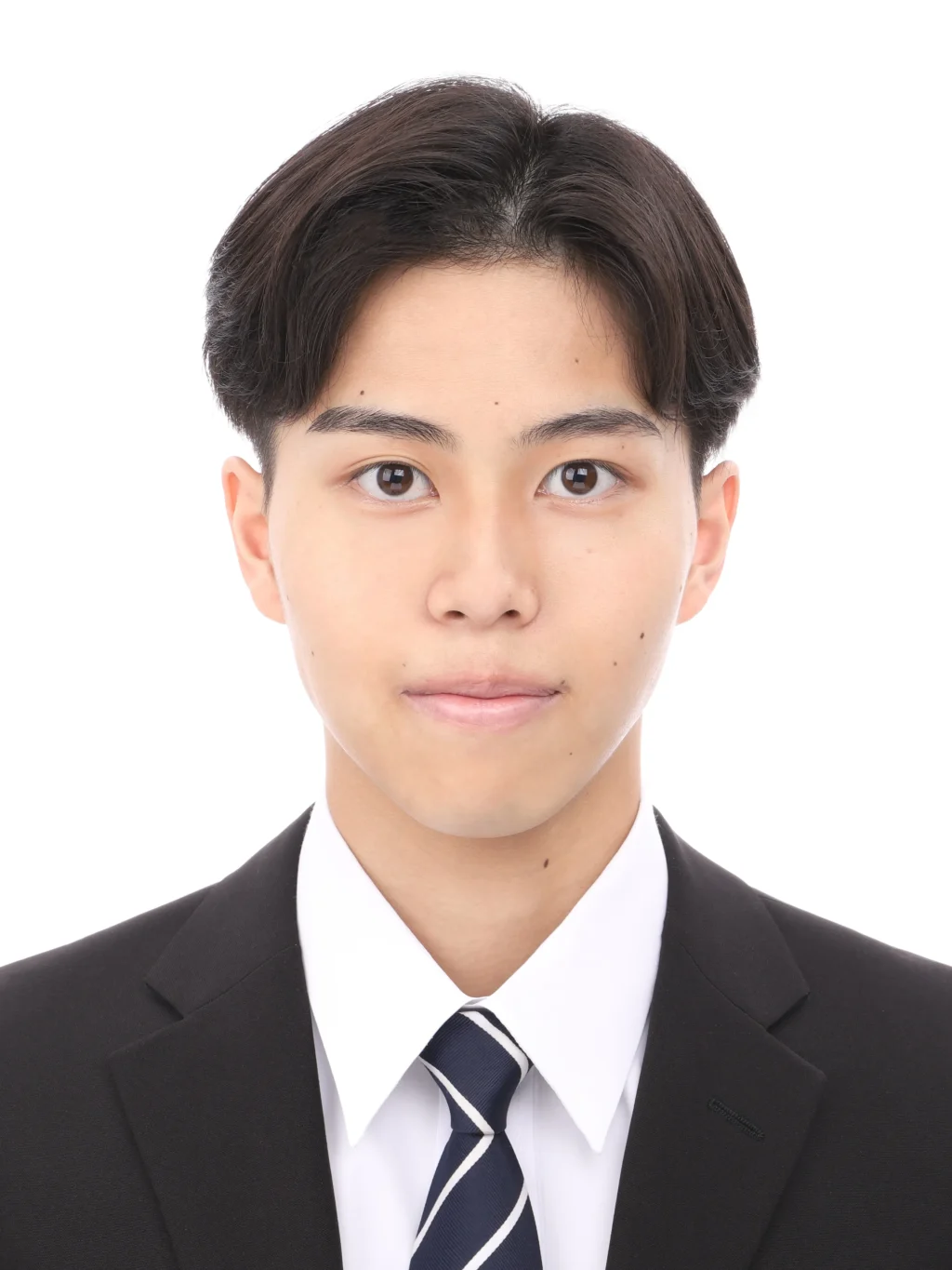 女子就活生のプロがヘアメイクして、撮影指導をした証明写真のアフター