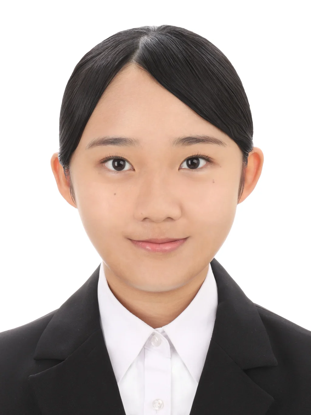 女子就活生のプロがヘアメイクして、撮影指導をした証明写真のアフター