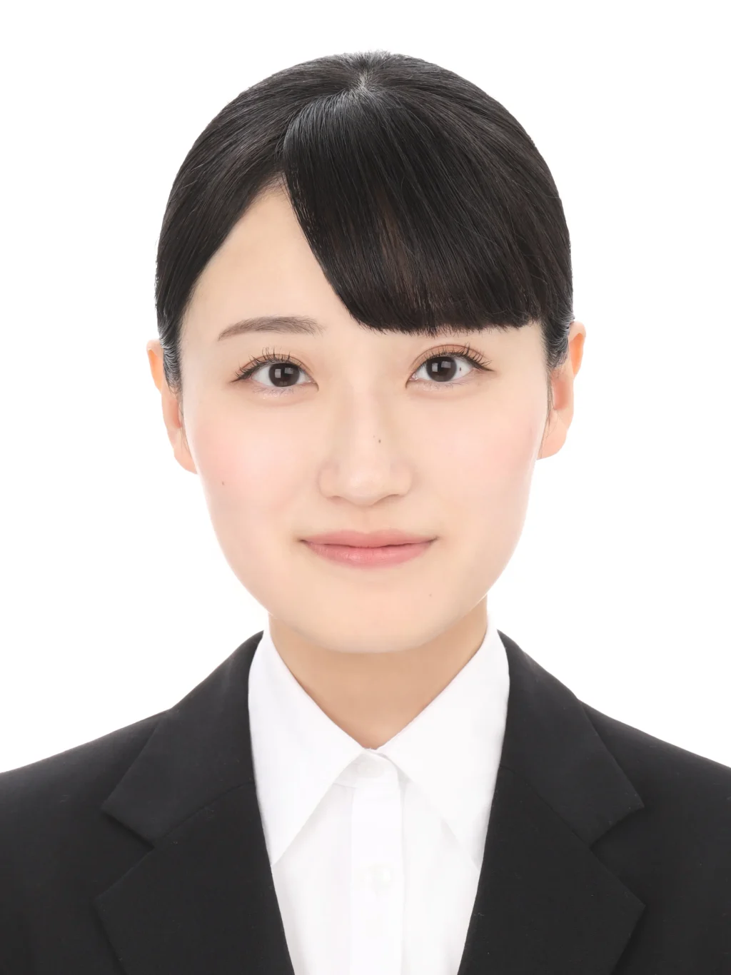 女子就活生のプロがヘアメイクして、撮影指導をした証明写真のアフター