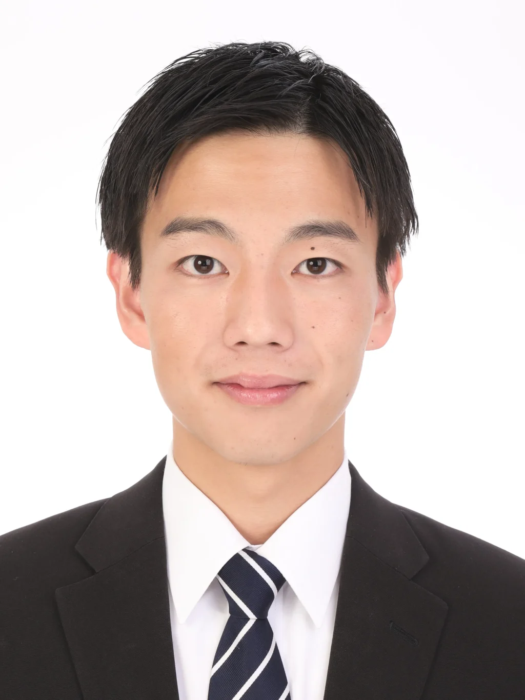 女子就活生の証明写真のビフォー