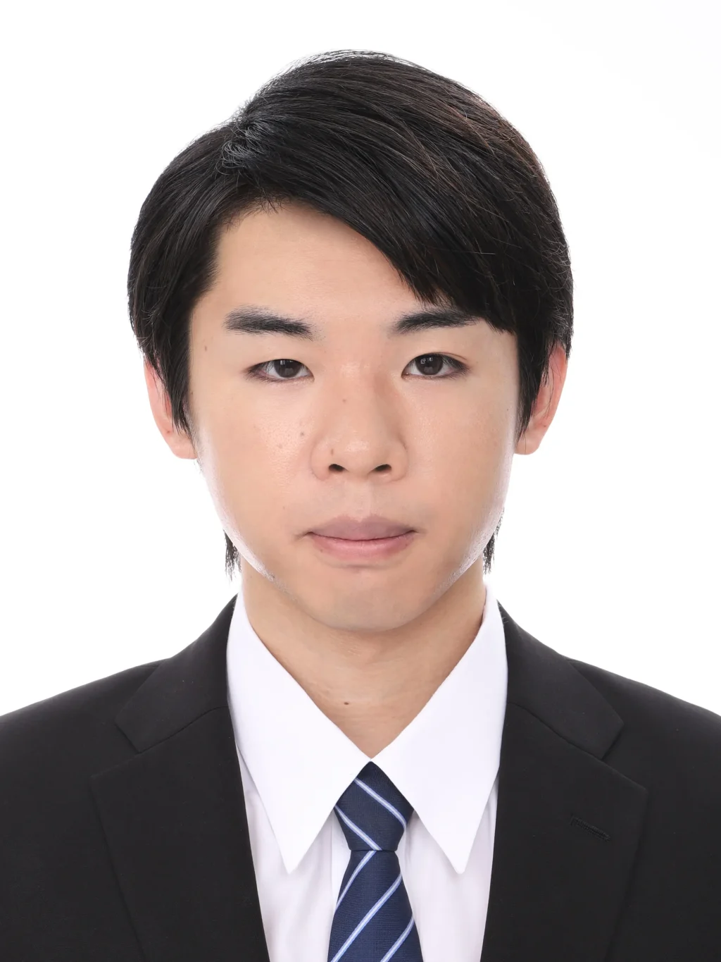 女子就活生のプロがヘアメイクして、撮影指導をした証明写真のアフター