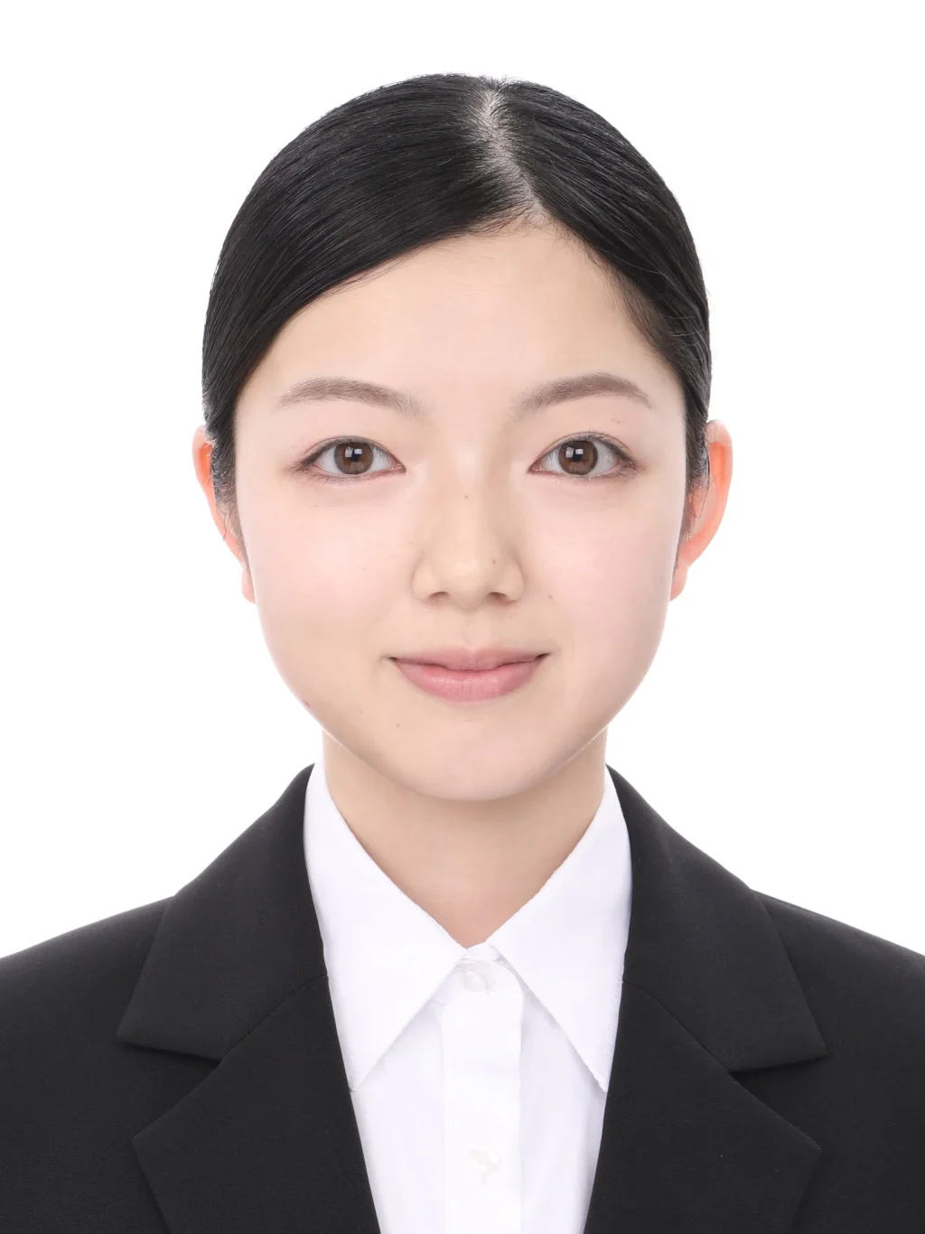 女子就活生のプロがヘアメイクして、撮影指導をした証明写真のアフター