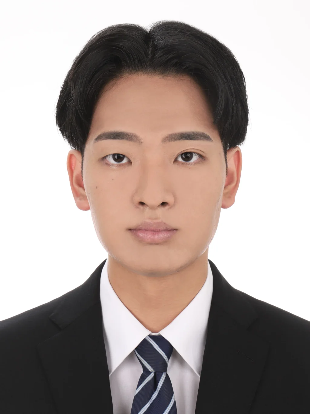 女子就活生のプロがヘアメイクして、撮影指導をした証明写真のアフター