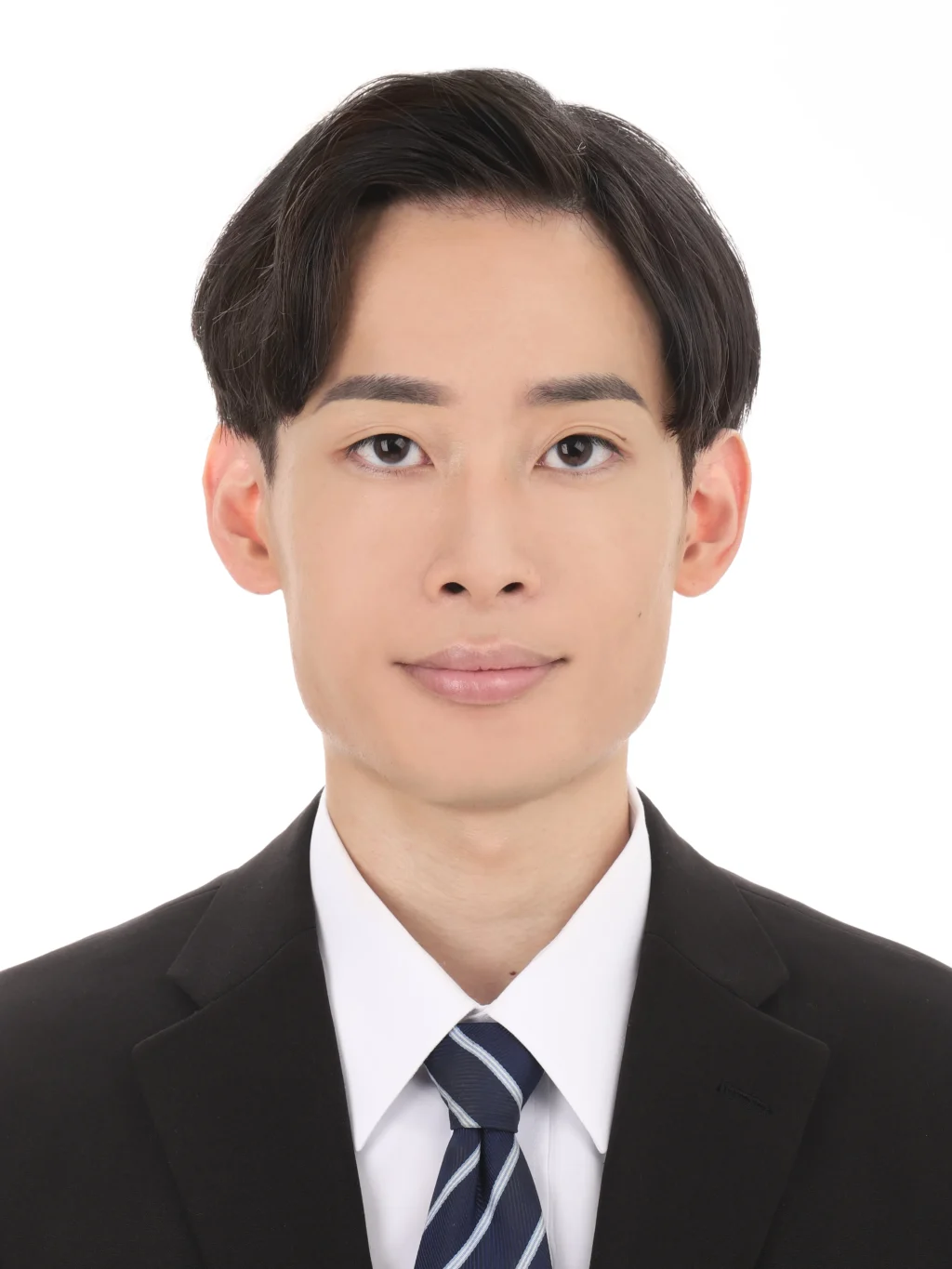 女子就活生のプロがヘアメイクして、撮影指導をした証明写真のアフター