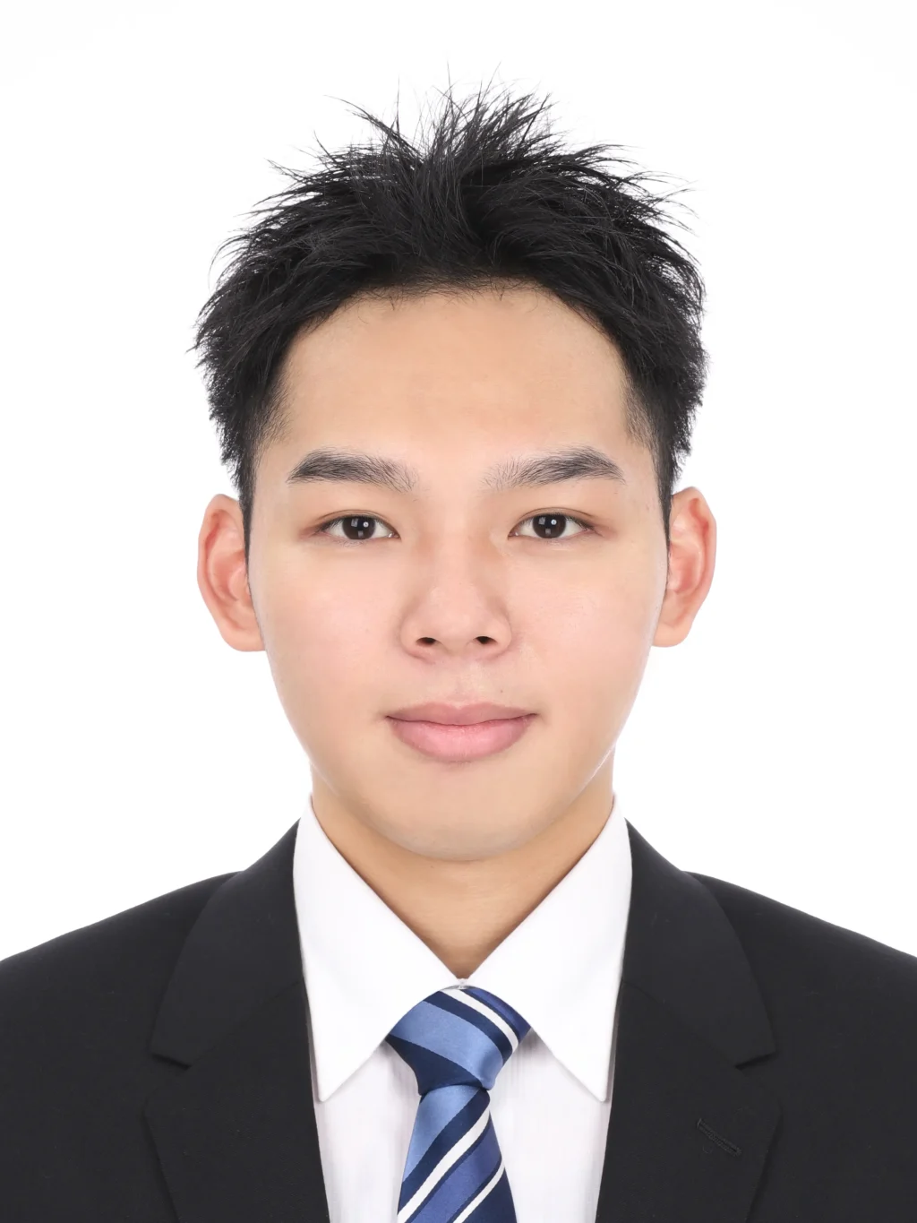 女子就活生のプロがヘアメイクして、撮影指導をした証明写真のアフター