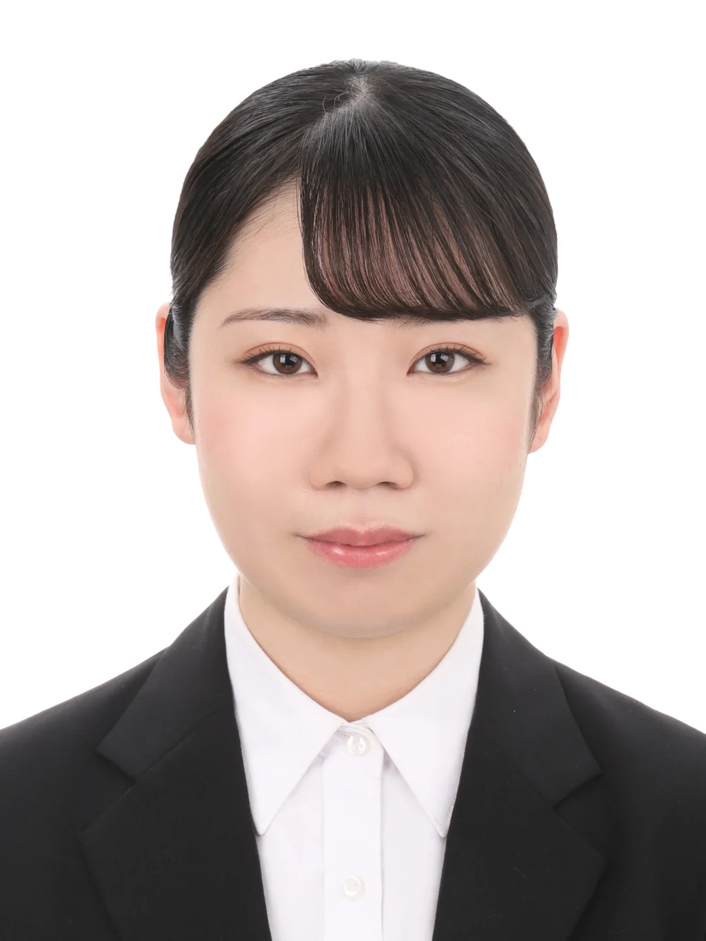 女子就活生のプロがヘアメイクして、撮影指導をした証明写真のアフター