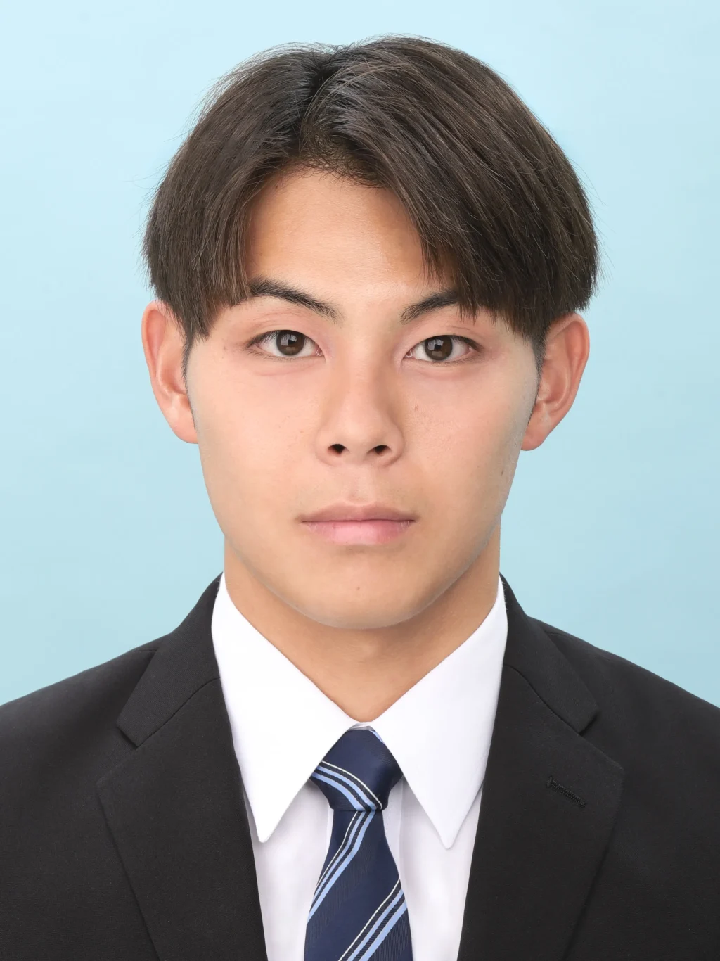 女子就活生のプロがヘアメイクして、撮影指導をした証明写真のアフター